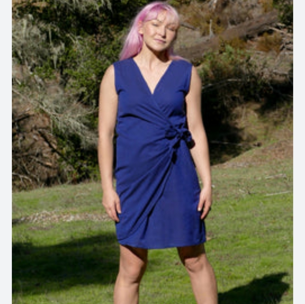 Loft Faux Wrap Dress. Invisible side zipper. Size 2P